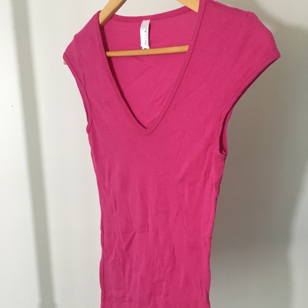 Pink Bella cap sleeve v-neck tee
